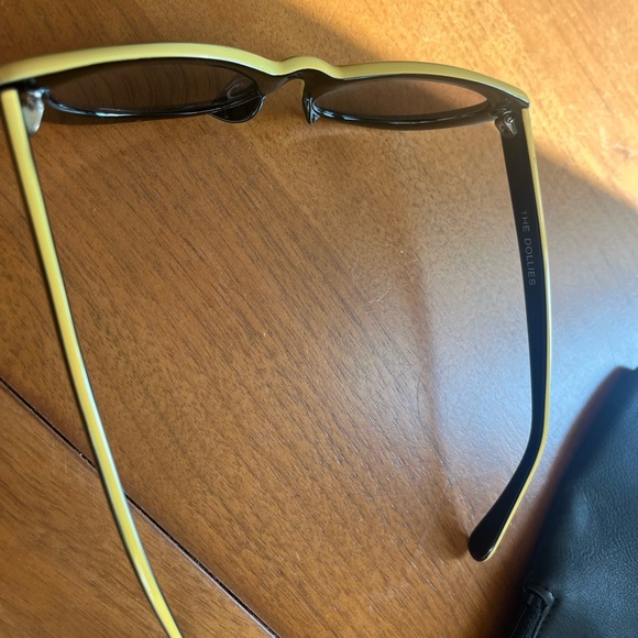 RARE UNIF black Dollies sunglasses, excellent condition - Picture 5 of 5